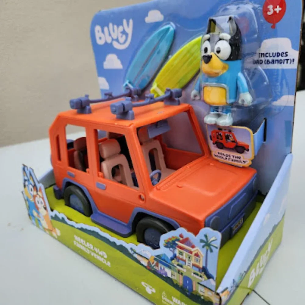 New Bluey Family Cruiser Car Vehicle Blue Dog Family Caravan Toy Set with 2 Surf